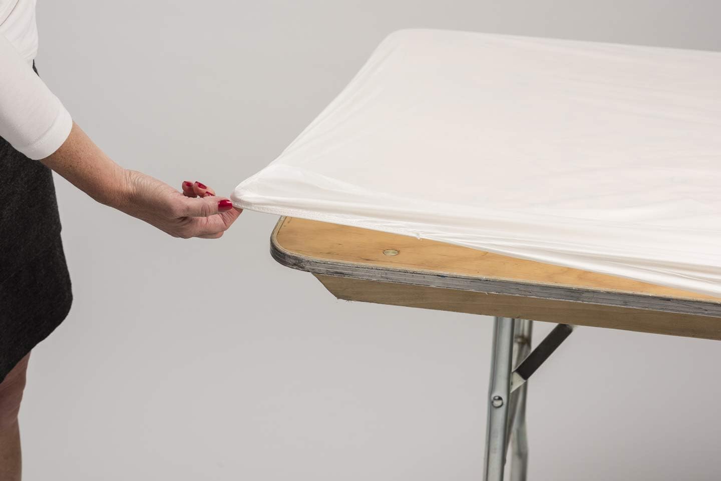 Kwik-Covers Metallic Gold Table Covers Bundle of 5