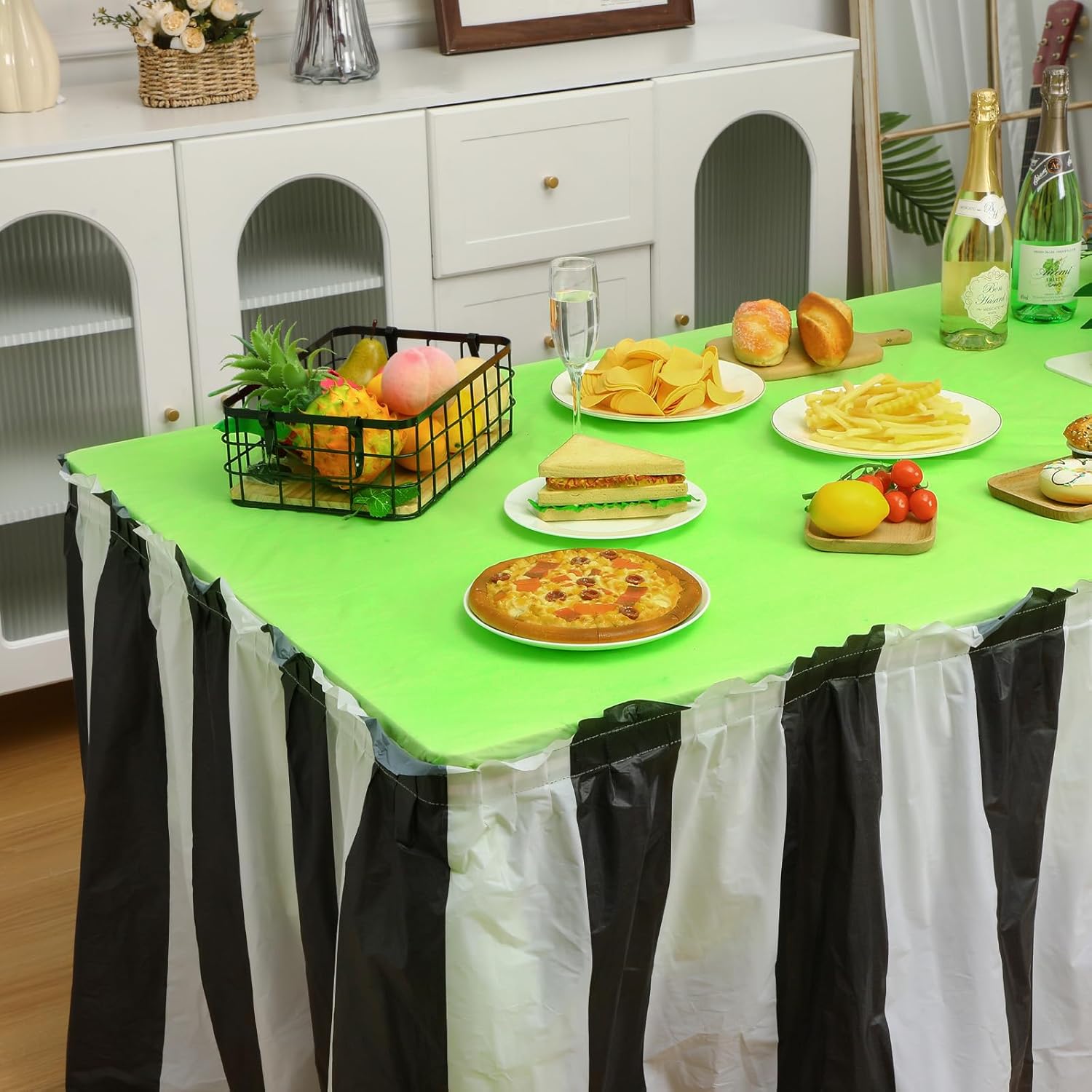Tegeme 6 Pcs Halloween Black and White Party Decorations