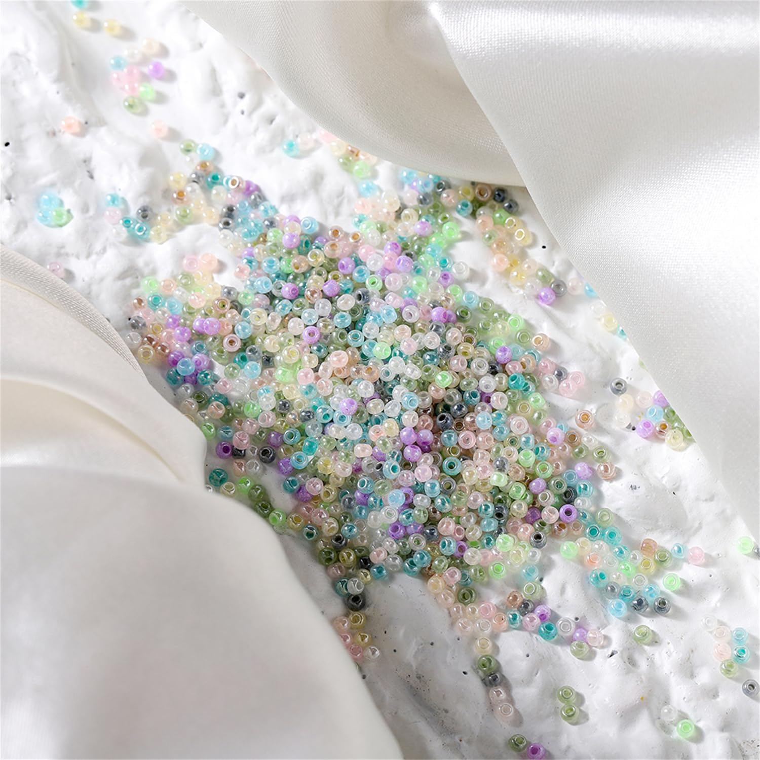 800 Pcs 2mm Small Glass Seed Beads for Jewelry Making Brown