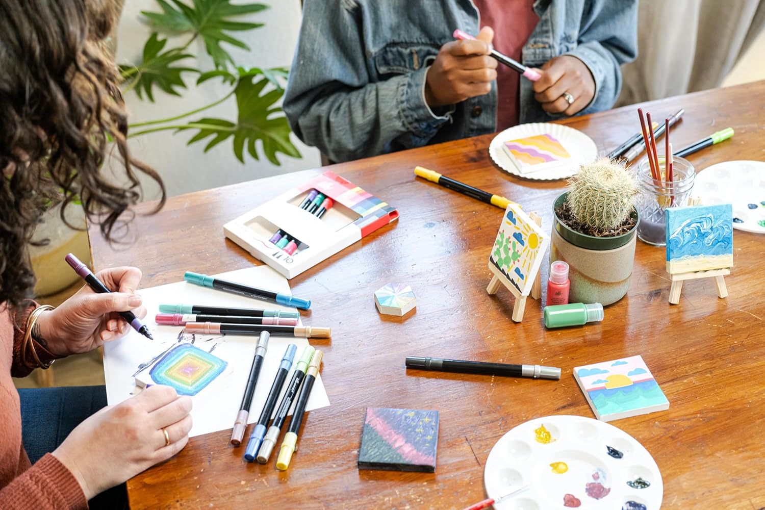 Hello Artist Party Pack Mini Canvases with Easel 20 Pieces
