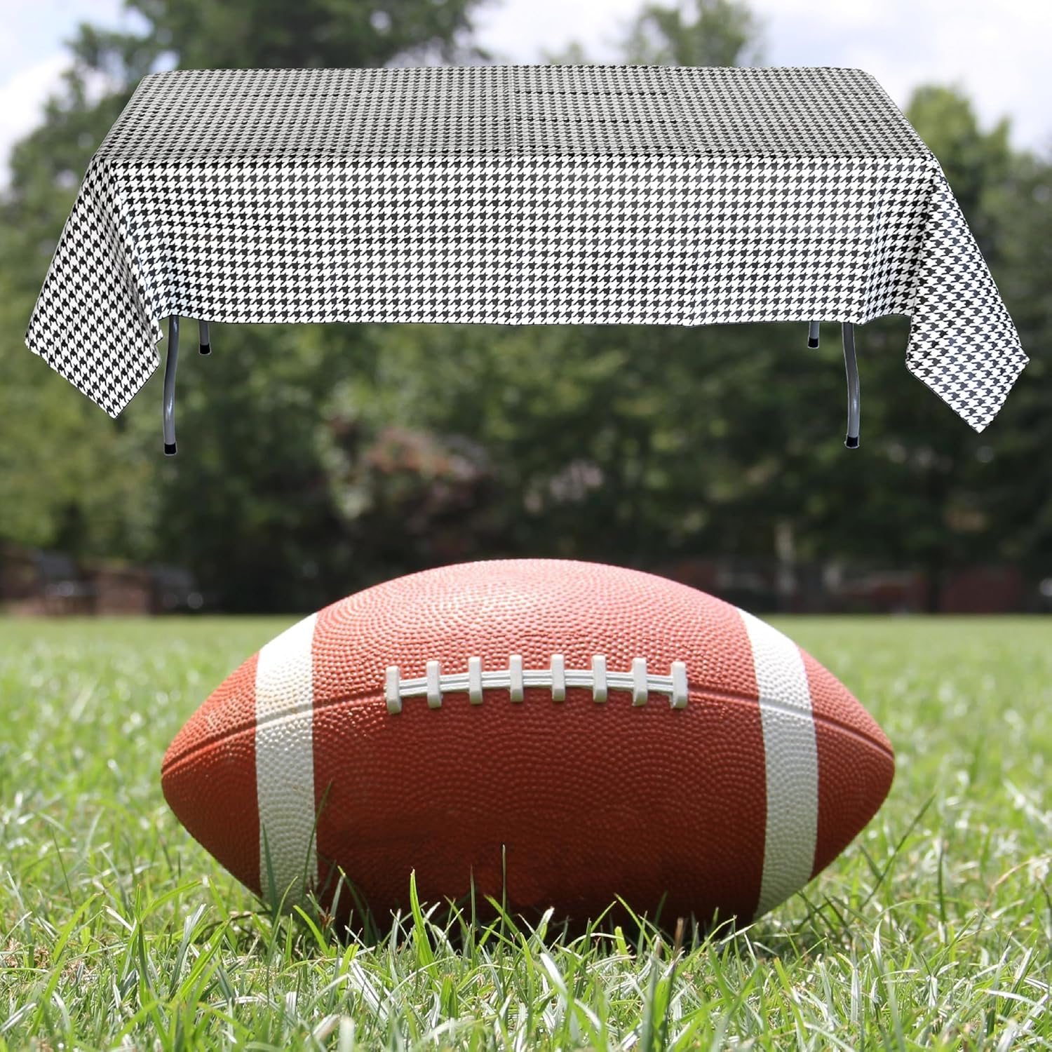 Havercamp Houndstooth Table Cover 54x108